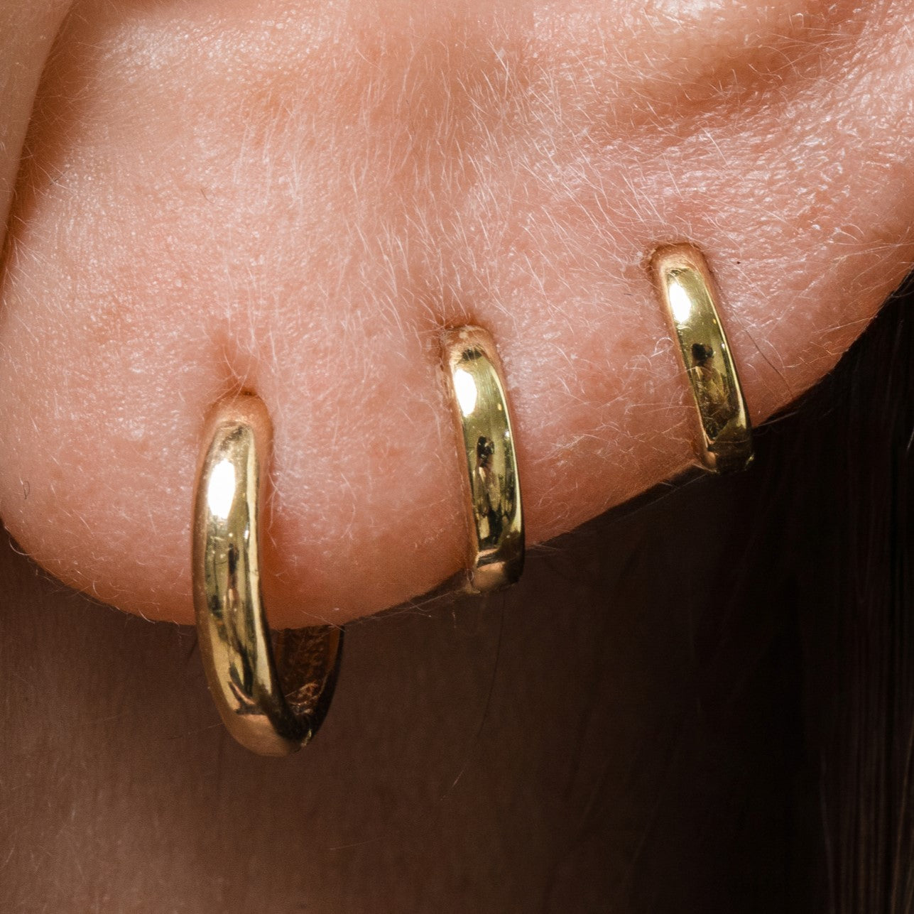 9k solid yellow gold simple huggie earring